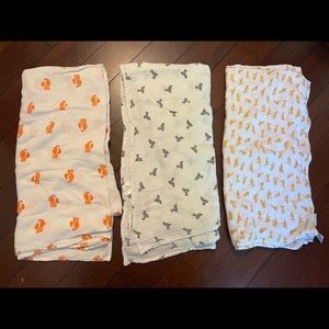 Lot of 3 Muslin Swaddle Blankets